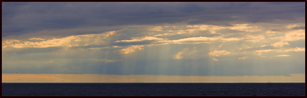 Sun rays at sea