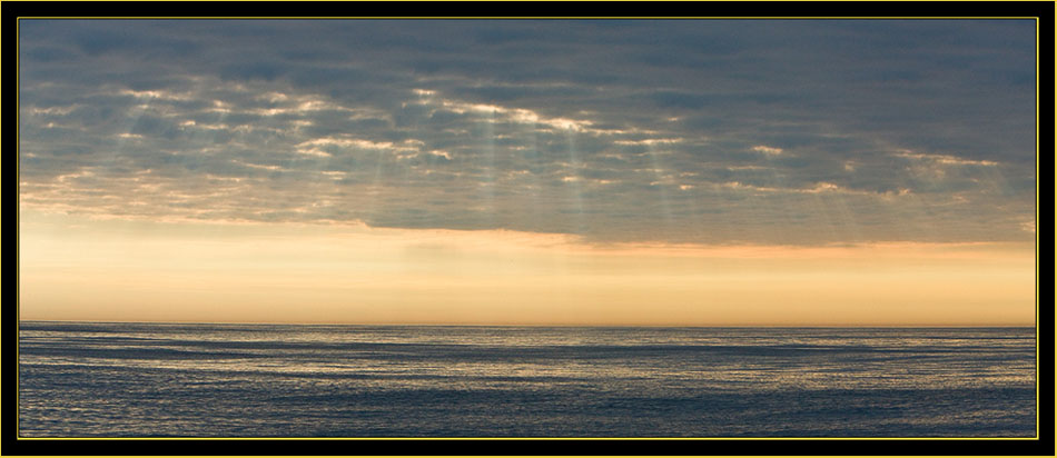 Sunrays over the ocean